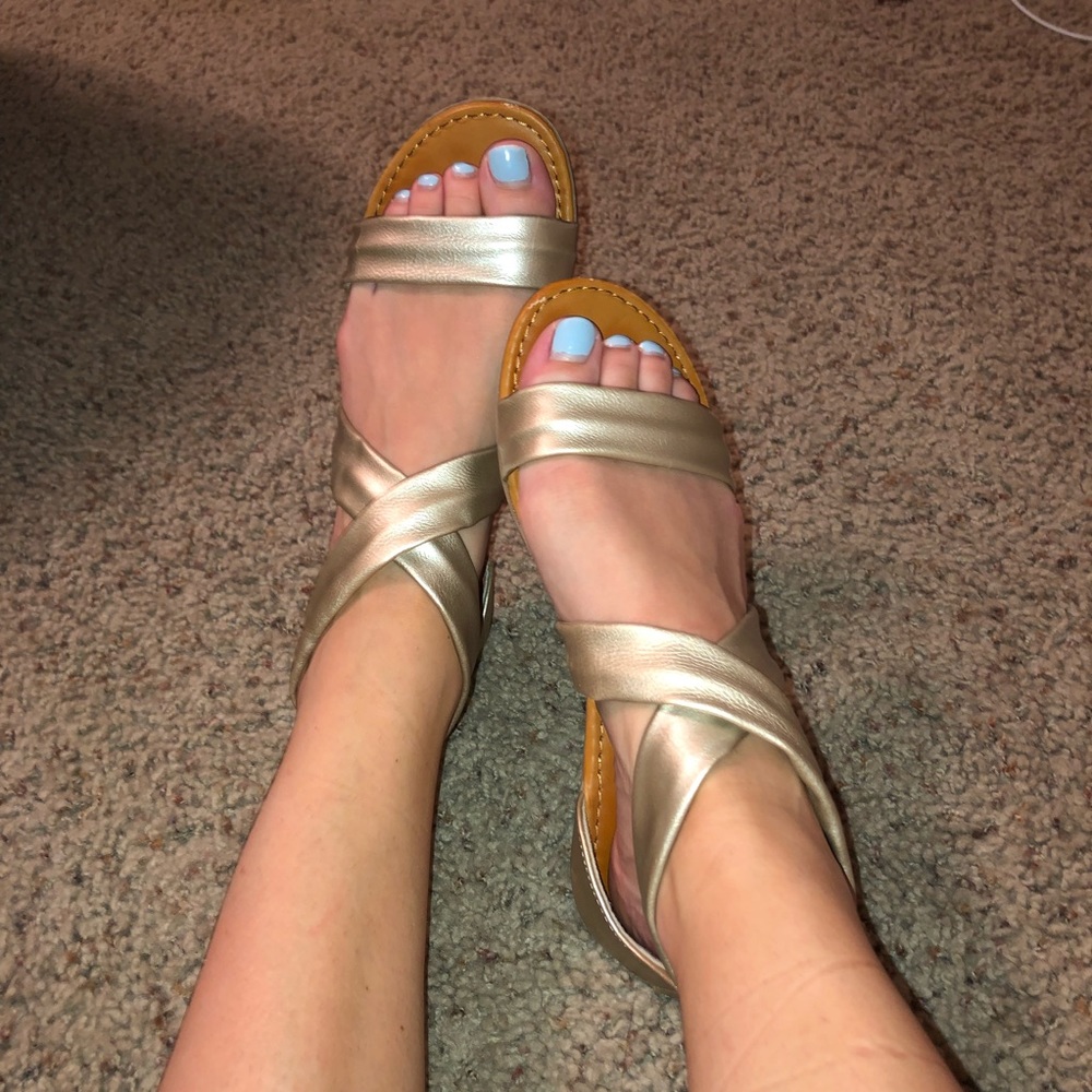 Rouge Helium Sandals